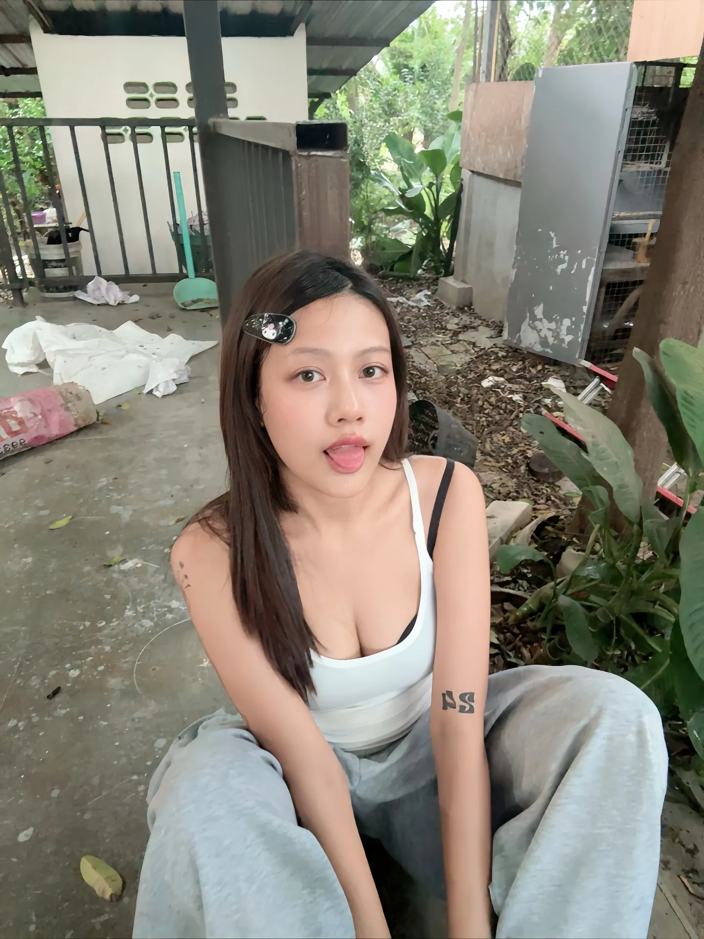Valniez สาวสุดฮอต ผลงานเซ็กซี่ คอนเทนต์เร่าร้อน ดาวvk ตัวแม่ 16